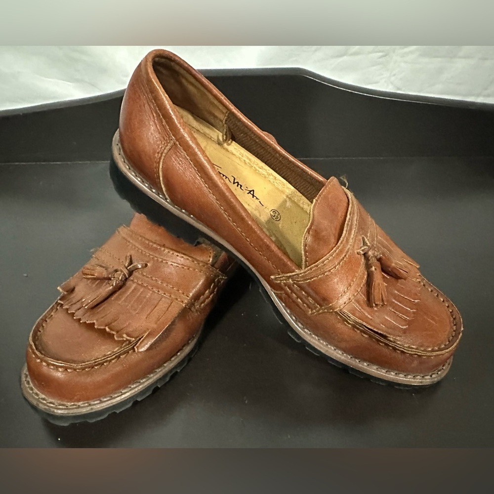 Thom McAn Tan Leather Tassel Loafers